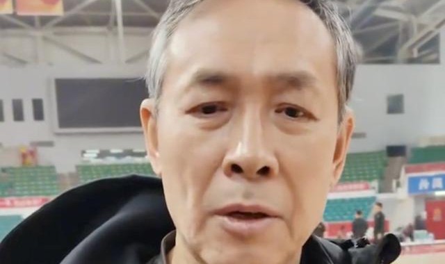 许利民：赵睿、曾凡博今天不打；比赛的对抗不该超出规则允许