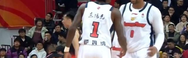 米兰体育官方网站-广东男篮遭伤病危机！杜锋：萨姆纳膝关节受伤，预计休息2周左右