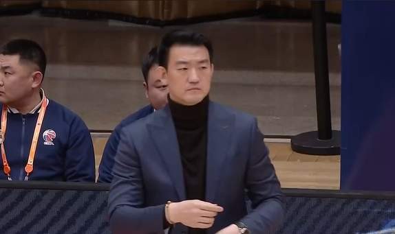 广厦输球仍第1，广东追平豪门，山东逼近前4，辽宁第13，黑马陨落